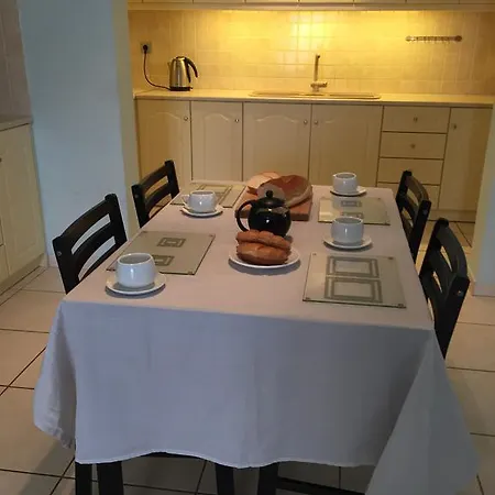 Noi Villa *